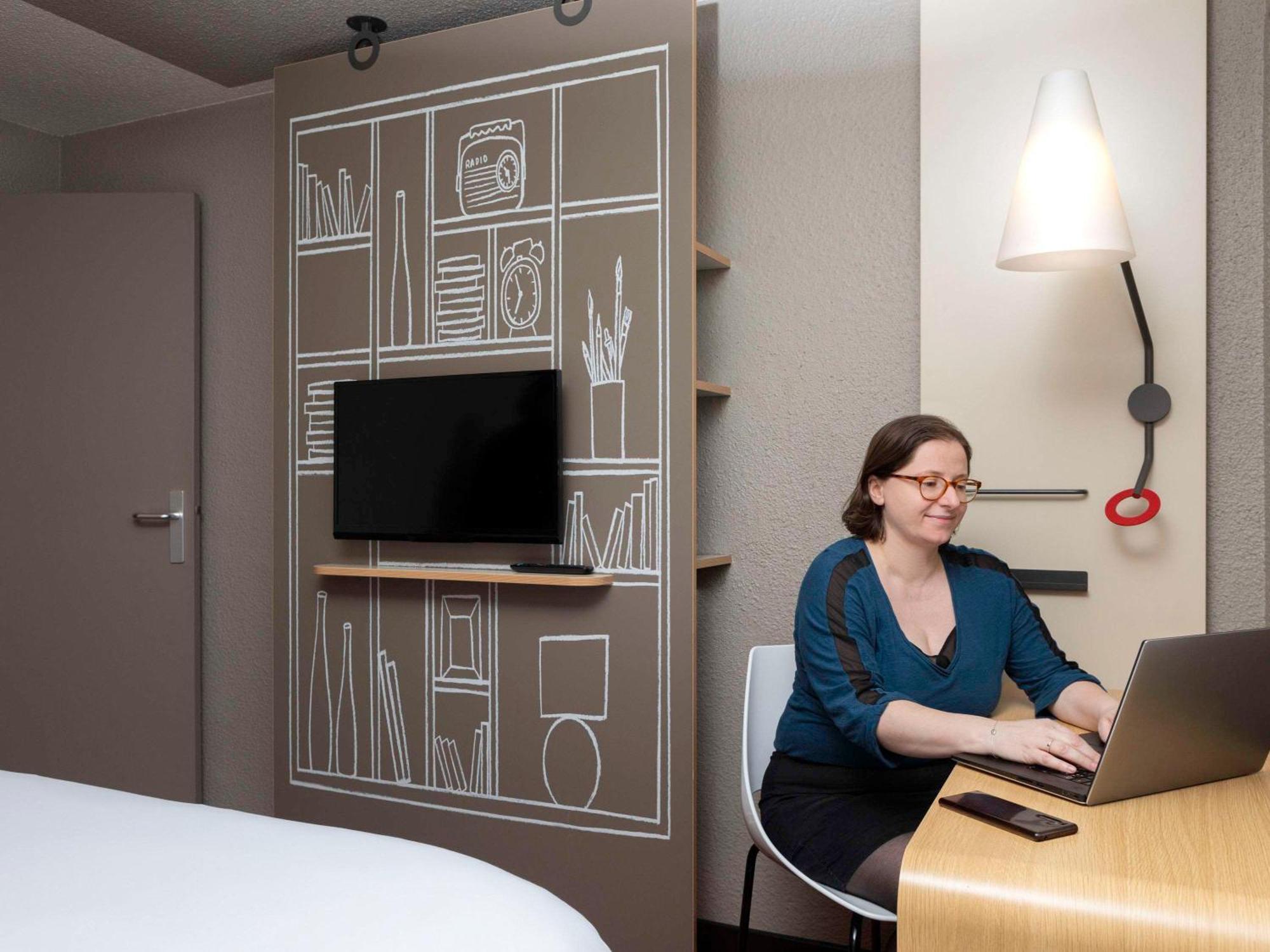 Ibis Paris Porte De Bercy Charenton-le-Pont Luaran gambar